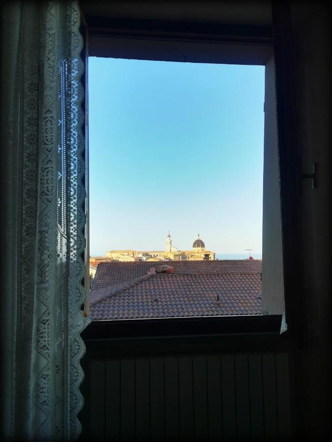 Colle Dei Lauri Panzió Loreto  Kültér fotó