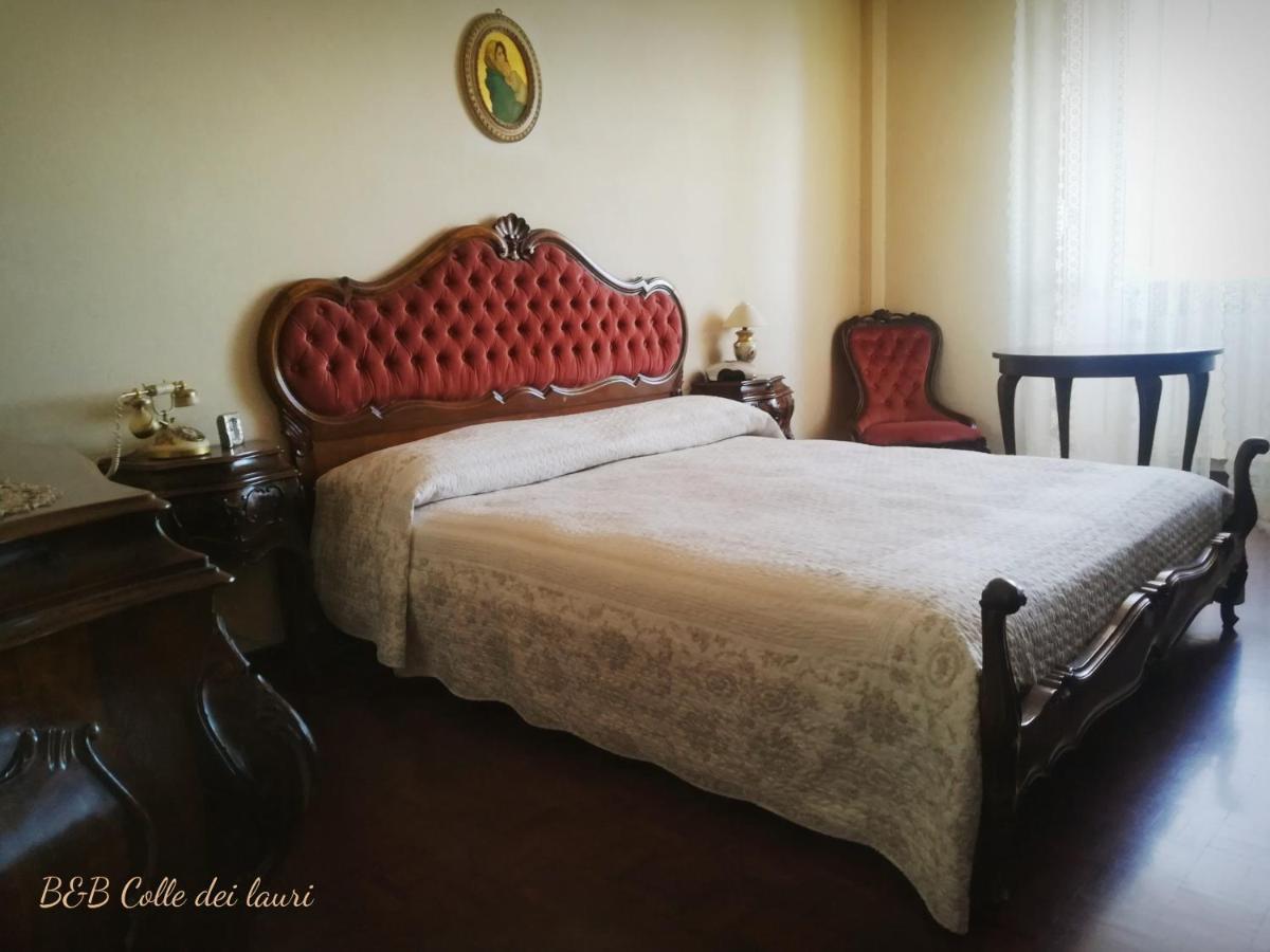 Colle Dei Lauri Panzió Loreto  Kültér fotó